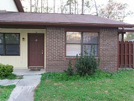 A 2 Bedroom Apartment with 2 Bathroom in Orange Park, FL