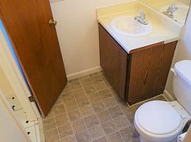 A 2 Bedroom Apartment with 2 Bathroom in Orange Park, FL (Photo 6 of 10)