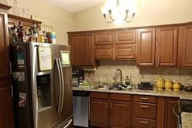  927 Timberwood Dr, Radcliff, Ky 40160 3 Beds 2 Baths 1,547 Sqf in Radcliff, KY (Photo 3 of 4)