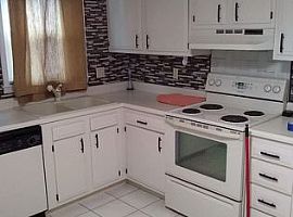  1049 Spring Run Rd, Lexington, Ky 40514 3 Beds 2 Baths 1,050 S in Lexington, KY (Photo 3 of 3)