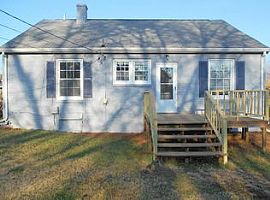 207 Juniper Ave, Alcoa, Tn 37701 3 Beds 2 Baths 1,495 Sqft in Alcoa, TN (Photo 7 of 12)