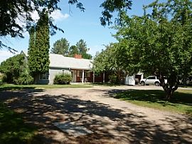 $1100 Per Month 5 Beds, 3 Full Baths 5024 Sq. Ft. in Cody, WY