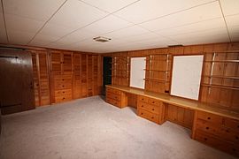 $1100 Per Month 5 Beds, 3 Full Baths 5024 Sq. Ft. in Cody, WY (Photo 2 of 4)