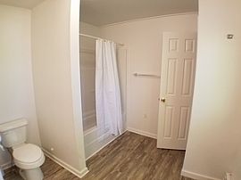 $900 Per Month 3 Beds, 2 Full Baths 2200 Sq. Ft. in Cody, WY (Photo 4 of 4)