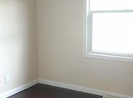 2054 223rd St, Chicago Heights, Il 60411 3 Beds 1 Bath 980 Sqft in Chicago Heights, IL (Photo 4 of 6)