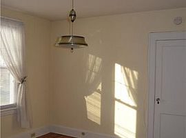 35 Harris St, Fairfield, Ct 06824 in Fairfield, CT (Photo 3 of 11)