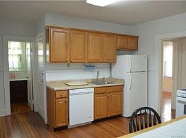 35 Harris St, Fairfield, Ct 06824 in Fairfield, CT (Photo 9 of 11)