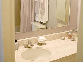 2bed –APT (with 3 Balconies ) 1137 sft in Wheaton, IL (Photo 1 of 4)