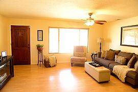 12009 N 35th St, Phoenix, Az 85028 3 Beds 2 Baths 1,430 Sqft in Phoenix, AZ (Photo 4 of 7)