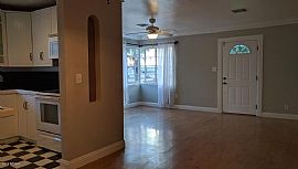 2009 N 17th Ave, Phoenix, Az 85007 2 Beds 1 Bath 1,142 Sqft in Phoenix, AZ (Photo 3 of 8)