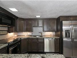 3-Bedroom Furnished Condo in The Heart of Waikiki  in Honolulu, HI (Photo 8 of 12)