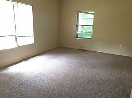 1620 23rd Ave E, Tuscaloosa, Al 35404 4 Beds 2 Baths 1,632 Sqft in Tuscaloosa, AL (Photo 2 of 7)