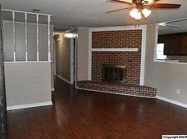 1011 Sandy Springs Rd Nw, Huntsville, Al 35806 in Huntsville, AL (Photo 2 of 7)