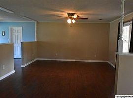 1011 Sandy Springs Rd Nw, Huntsville, Al 35806 in Huntsville, AL (Photo 3 of 7)