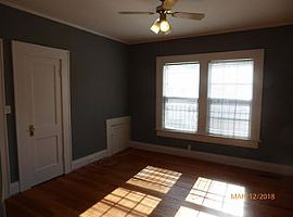 629 10th Ct S, Birmingham, Al 35205 in Birmingham, AL (Photo 6 of 8)