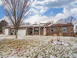 A 3 Bedroom Home Apartment, with 2 Bathroom. in West Jefferson, OH