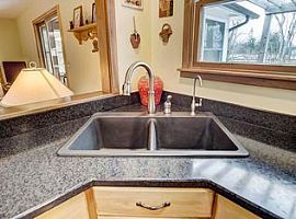 A 3 Bedroom Home Apartment, with 2 Bathroom. in West Jefferson, OH (Photo 3 of 12)