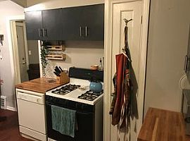 A 3 Bedroom Home Apartment, with 1 Bathroom. in Cleveland, OH (Photo 3 of 12)