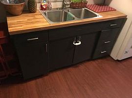 A 3 Bedroom Home Apartment, with 1 Bathroom. in Cleveland, OH (Photo 4 of 12)