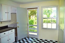 Maple Ave Pasadena, Tx 77506 2 Beds 1 Bath 892 Sqft in Pasadena, TX (Photo 3 of 11)