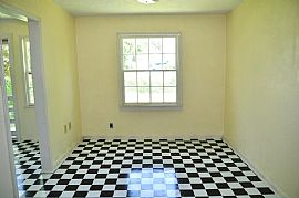 Maple Ave Pasadena, Tx 77506 2 Beds 1 Bath 892 Sqft in Pasadena, TX (Photo 4 of 11)