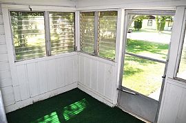 Maple Ave Pasadena, Tx 77506 2 Beds 1 Bath 892 Sqft in Pasadena, TX (Photo 6 of 11)