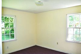 Maple Ave Pasadena, Tx 77506 2 Beds 1 Bath 892 Sqft in Pasadena, TX (Photo 7 of 11)