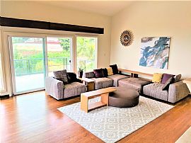 A 4 Bedroom in a Serene Area in Honolulu, HI (Photo 10 of 12)