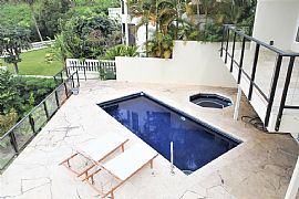 A 4 Bedroom in a Serene Area in Honolulu, HI (Photo 3 of 12)