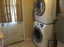  2417 S College St, Springfield, Il 62704 2 Beds 1 Bath 1,021 S in Springfield, IL (Photo 8 of 9)