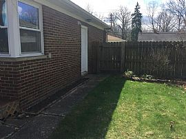 9600 Oakdale Rd, Cleveland, Oh 44129 2 Beds 1 Bath - Sqft 1,250 in Cleveland, OH (Photo 5 of 11)