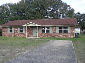 4668 Cyril Dr, Milton, Fl 32571 in Milton, FL