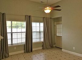  913 Charles St, North Myrtle Beach, Sc 29582 2 Beds 2 Baths 1, in North Myrtle Beach, SC (Photo 3 of 4)