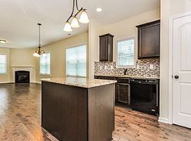  236 E Webber Ln, Clayton, Nc 27520 3 Beds 2 Baths 1,655 Sqft in Clayton, NC (Photo 4 of 4)