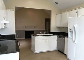  3015 Yorktown Cir, Fort Walton Beach, Fl 32547 3 Beds 2 Baths  in Fort Walton Beach, FL (Photo 4 of 4)