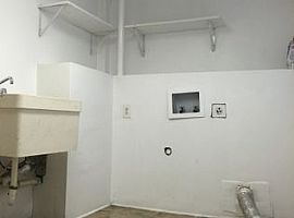  318 W Congress St, Denton, Tx 76201 2 Beds 2 Baths 1,700 Sqft in Denton, TX (Photo 2 of 4)