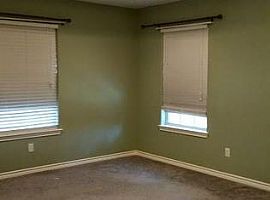 The Is a 3beds and 2baths in Rockport in Rockport, TX (Photo 7 of 10)