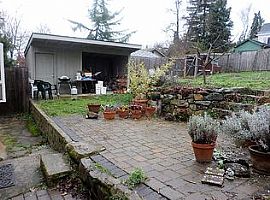 A 3 Bedroom Home Apartment, with 2 Bathroom. in Ashland, OR (Photo 11 of 12)