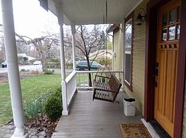 A 3 Bedroom Home Apartment, with 2 Bathroom. in Ashland, OR (Photo 2 of 12)