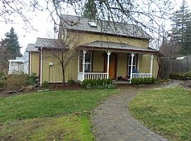 A 3 Bedroom Home Apartment, with 2 Bathroom. in Ashland, OR (Photo 3 of 12)
