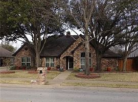 A Beautiful 3 Bedroom Apartment, with 2 Bathrooms in Bedford, TX (Photo 2 of 12)