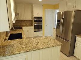 A Beautiful 3 Bedroom Apartment, with 2 Bathrooms in Bedford, TX (Photo 5 of 12)