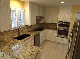 A Beautiful 3 Bedroom Apartment, with 2 Bathrooms in Bedford, TX (Photo 6 of 12)
