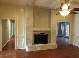 A Beautiful 3 Bedroom Apartment, with 2 Bathrooms in Bedford, TX (Photo 8 of 12)