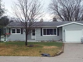4712 Howard St, Mchenry, Il 60051 3 Beds 2 Baths 1,800 Sqft in McHenry, IL