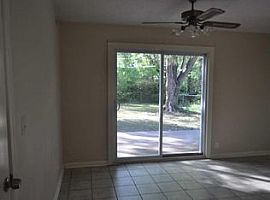 2718 Ponderosa Dr, Lawrence, Ks 66046 3 Beds 1 Bath 1,120 Sqft in Lawrence, KS (Photo 6 of 8)