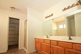 646 N Quartz St, Gilbert, Az 85234 in Gilbert, AZ (Photo 5 of 12)
