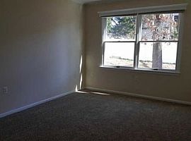 33 Main Bayway, Toms River, Nj 08753 3 Beds 1 Bath 1,100 Sqft in Toms River, NJ (Photo 3 of 9)