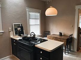 E Helen St Tucson, in Tucson, AZ (Photo 4 of 10)