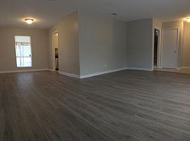 4201 Arcturus Ln, in Mobile, AL (Photo 3 of 12)